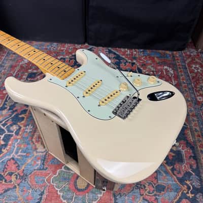 *Video* 1968 Fender Stratocaster Reissue Model ST68-92TX Made in Japan - 2006 image 7
