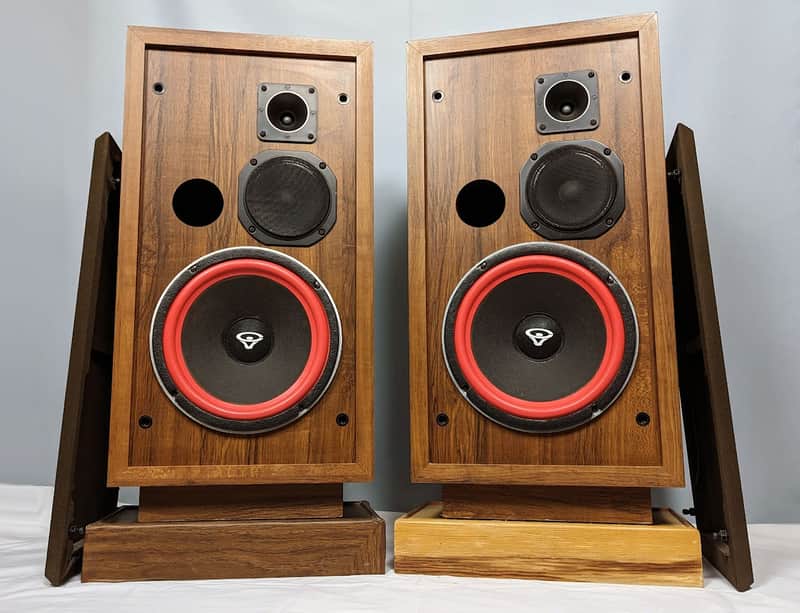 Cerwin Vega D3 3-Way 10" Speakers w/ Stands - 1980s - Beautiful Pair Bild 1