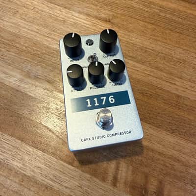 Universal Audio 1176 Studio Compressor 2023 - Present Silver / Blue image 1