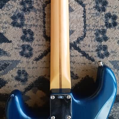 Fender Highway One Stratocaster with Rosewood Fretboard 2003 - Sapphire Blue Transparent image 22