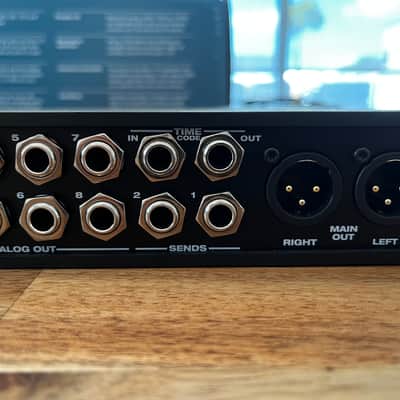 MOTU 828x Thunderbolt / USB 2.0 Audio Interface 2014 - Present - Black image 8