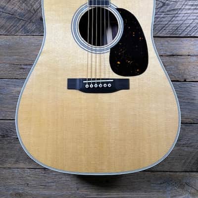 Martin D-35 w/ MH image 2