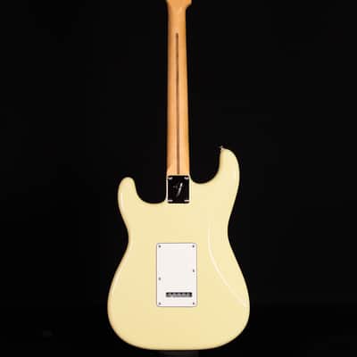 Fender Player II Stratocaster, Maple FB, Hialeah Yellow image 7