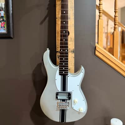 Peavey Rockmaster Silver Metallic Black Stripe 3/4 Scale Electric Guitar 2010s - Graphic image 4