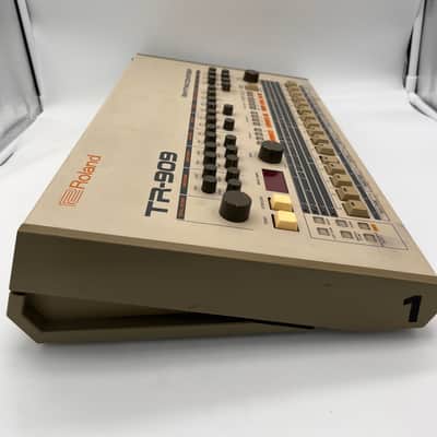 Roland TR-909 Rhythm Composer 1983 - 1985 - White image 10