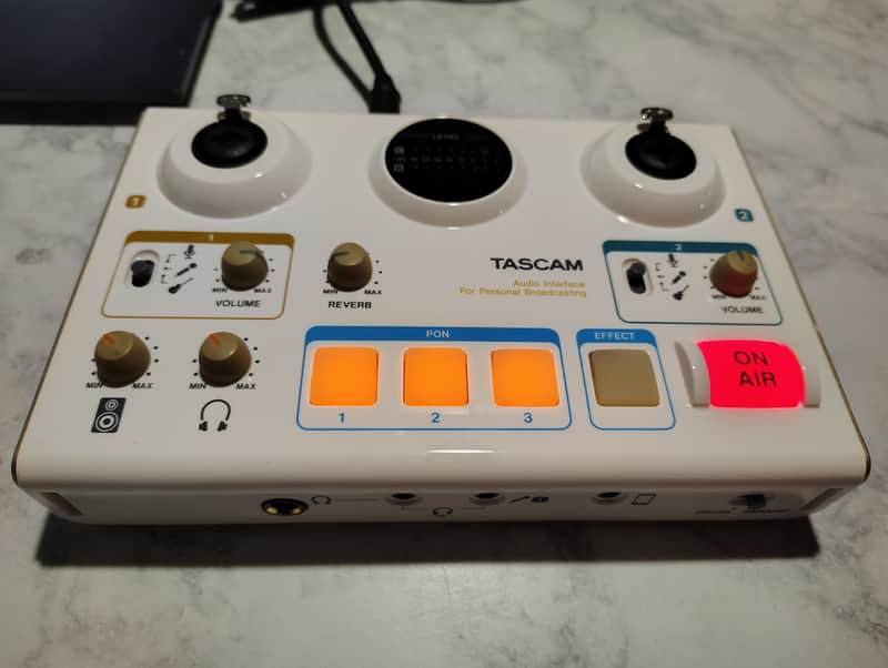 TASCAM MiNiSTUDIO Creator US‑42 USB Audio Interface – Streaming/Podcast Mixer – Tested image 1