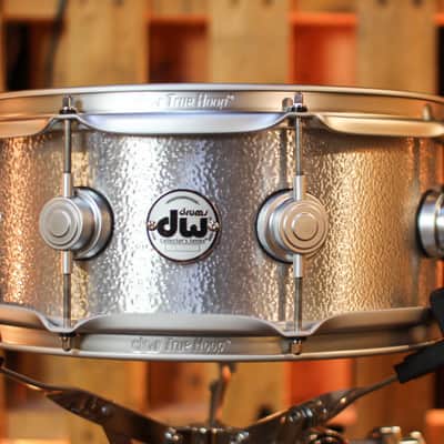 DW 5.5x13 Collector's 3mm Wrinkle Coat Aluminum Snare Drum w/ Satin Chrome Hardware image 1