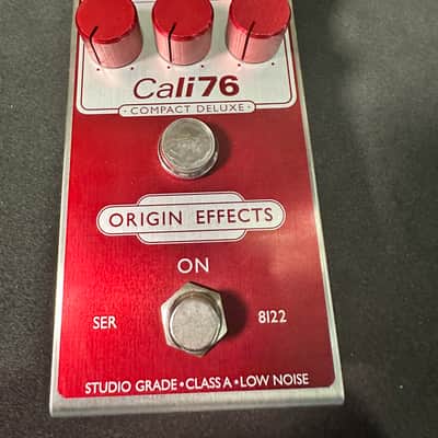 Origin Effects Cali76 Compact Deluxe Compressor Limited Edition 2018 - Genie Red image 2