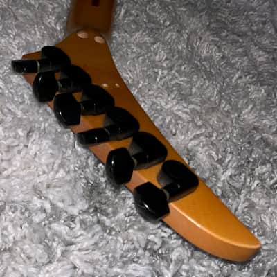 Vintage 1986 Kramer Vanguard American series electric guitar Floyd rose Seymour Duncans 1986 image 16