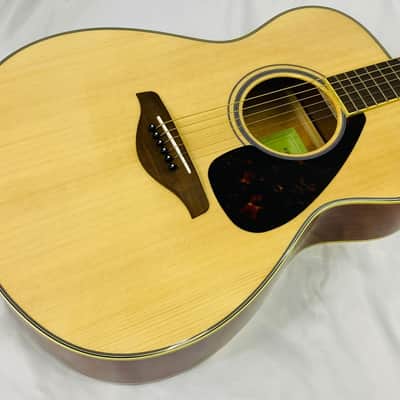 YAMAHA FS820 Acoustic guitar image 2
