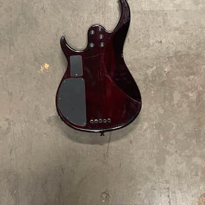 Peavey Bass guitar body image 2