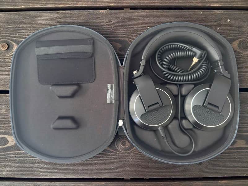 Pioneer DJ HDJ-X7 Black + Pioneer DJ HDJ-HC02 Headphone Case Black