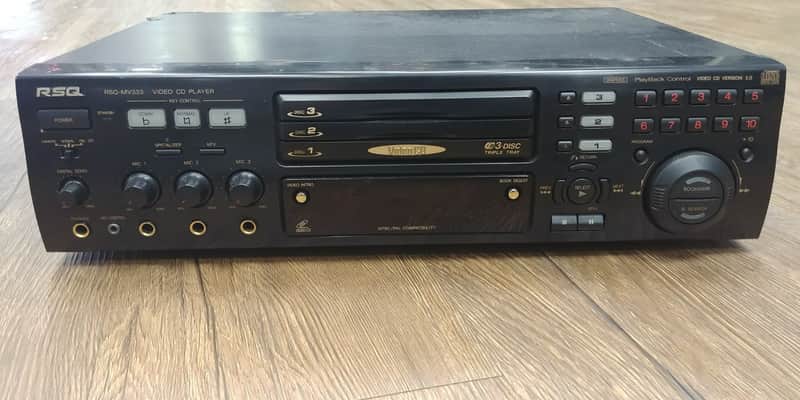 Lecteur Karaoké RSQ MV-333 – 3 Plateaux, 3 Micros – CD/CD+G/VCD – Occasion