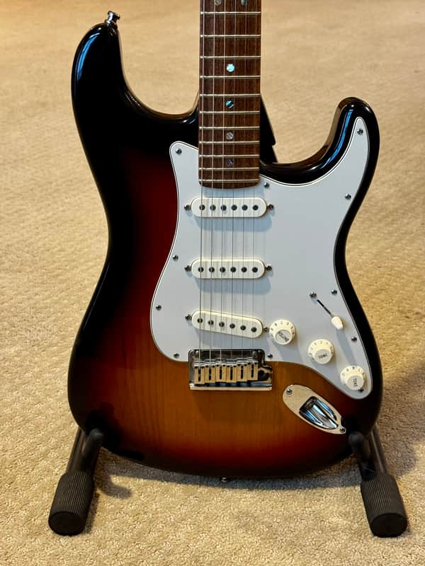 2004 Fender 50th Anniversary American Deluxe Stratocaster 2004 - Sunburst image 1