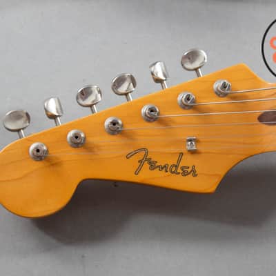 1992 Fender Left-Handed MIJ Japan ’57 Reissue Stratocaster ST57-65L 2-Color Sunburst image 3