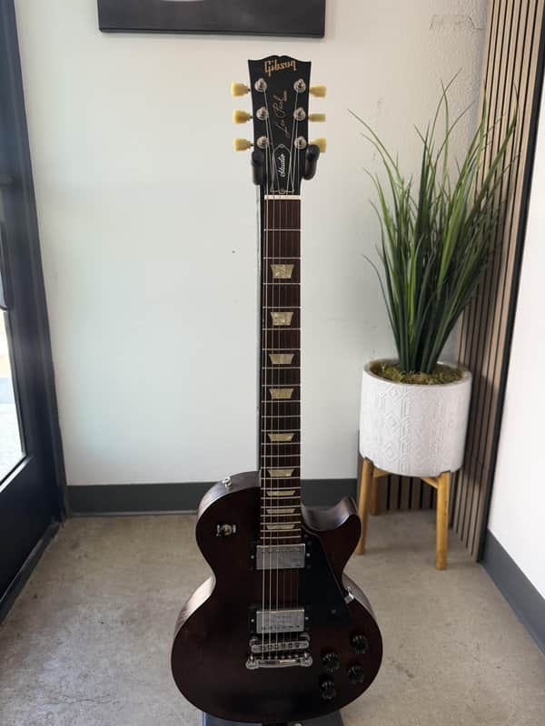 Gibson Les Paul Studio – Hard Case Included image 1