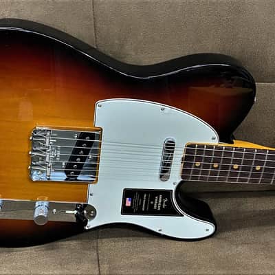 Fender American Vintage II '63 Telecaster 2022 - Present - 3-Color Sunburst image 1