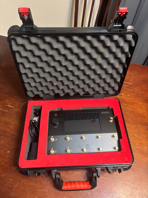 Neural DSP Limited Edition Black and Gold Quad Cortex 2023 - Black and Gold image 1