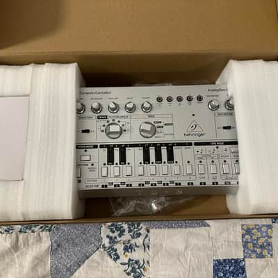 Behringer TD-3 Analog Bass Line Synthesizer image 3