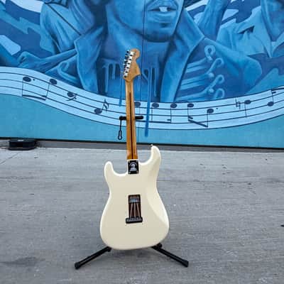 Fender Jimi Hendrix Artist Series Signature Stratocaster 2015 - Present - Olympic White image 7