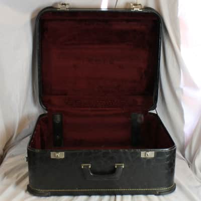 Black Italian Accordion Trolley Hard Case 22" x 18.75 " x 12" (55.75cm x 47.75cm x 30.50cm) image 2