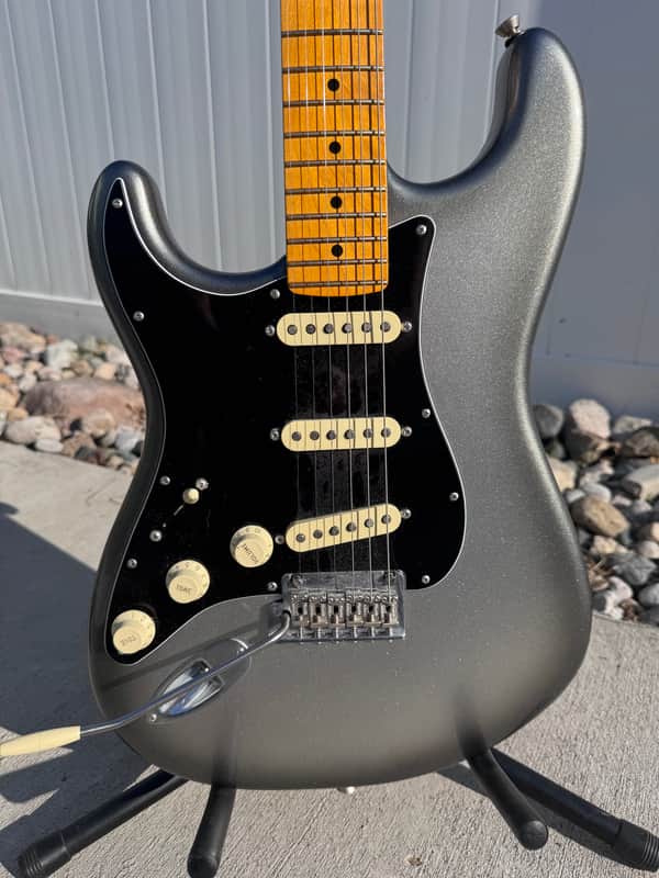 Fender American Professional II Stratocaster Left-Handed with Maple Fretboard 2024 Mercury image 1