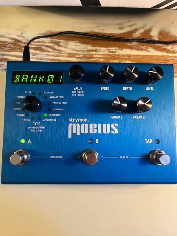 Strymon Mobius