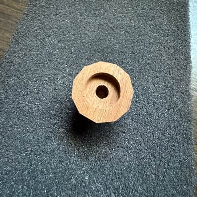 Guilford koa 1122 Facet Cut Volume/Tone potentiometer knob (1.5mm set screw/6mm shaft) - USA image 2