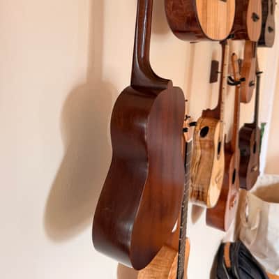 Gibson 1950 Tenor Ukulele - upgraded tuners, vintage beuty image 6