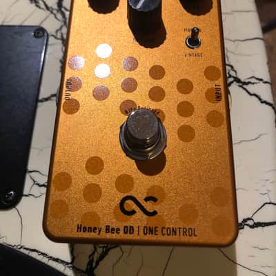 One Control BJFe Honey Bee Overdrive image 2