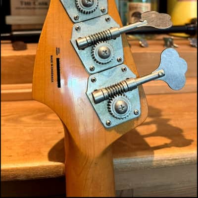 Fender Limited Edition Vintera II Roadworn 60s Precision Bass 2025 - Charcoal Frost Metallic Nitro image 7