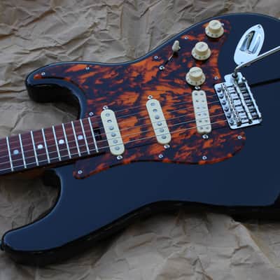 Rizzuto Guitars VRS Custom with 5A Flame Maple Neck image 5