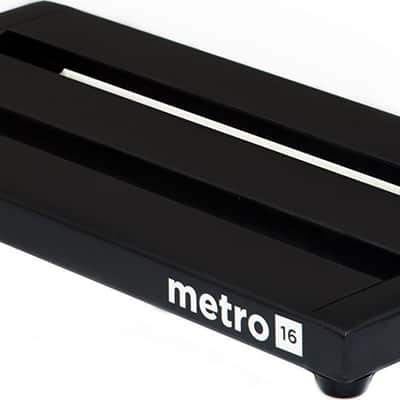 Pedaltrain Metro 16 3-RAIL 16" x 8" PEDALBOARD w/Hard Case and Voodoo Lab Pedal Power 2 Plus Power Supply image 3