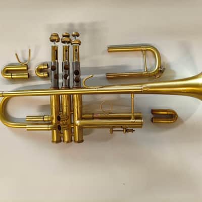 Trompeta Bach Stradivarius 43 lacado mate en perfecto estado image 8