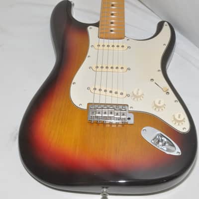 Fender Japan ST-68 Large Head Stratocaster Electric Guitar Ref No 7677 image 2