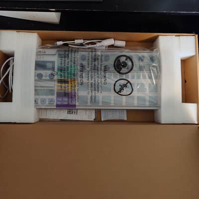 Arturia BeatStep Pro MIDI Controller - White image 2