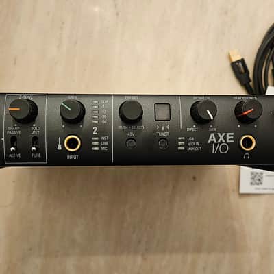 IK Multimedia AXE I/O USB Audio Interface with AmpliTube5 Software image 2