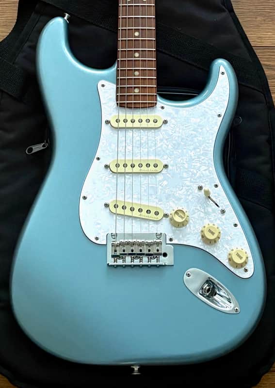 Fender Deluxe Roadhouse Stratocaster | Reverb