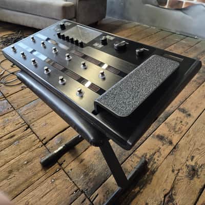Line 6 Helix Floor Multi Effects Guitar Processor image 4