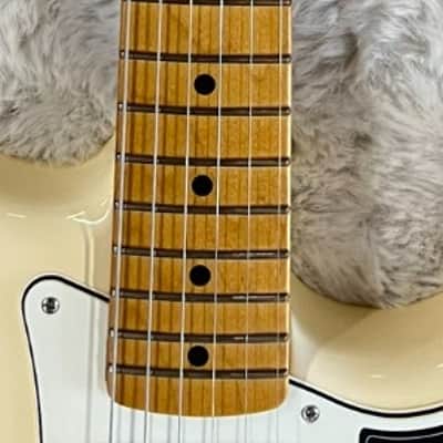 Fender Vintera III Late '60s Stratocaster, Maple Fingerboard, Olympic White image 6