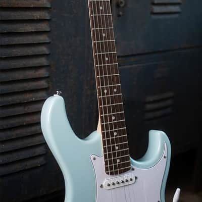 Cort G200SKB G Series 200 Double Cutaway Electric Guitar - Sky Blue°Å¸Å’Å¸ | Premium Tone & Style image 3