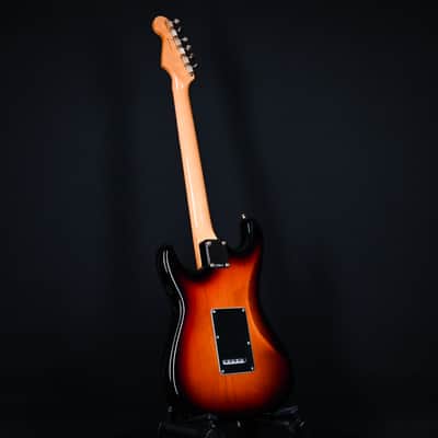 Fender Stevie Ray Vaughan Stratocaster 3-Tone Sunburst (US23110517) image 14
