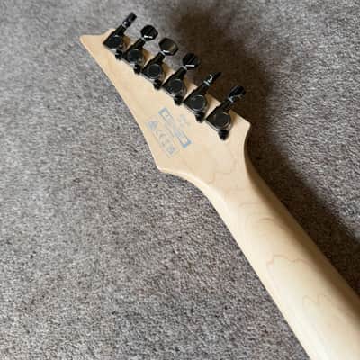 Ibanez JEMJR-BK Steve Vai Signature with Rosewood Fretboard 2022 - Present - Black image 8
