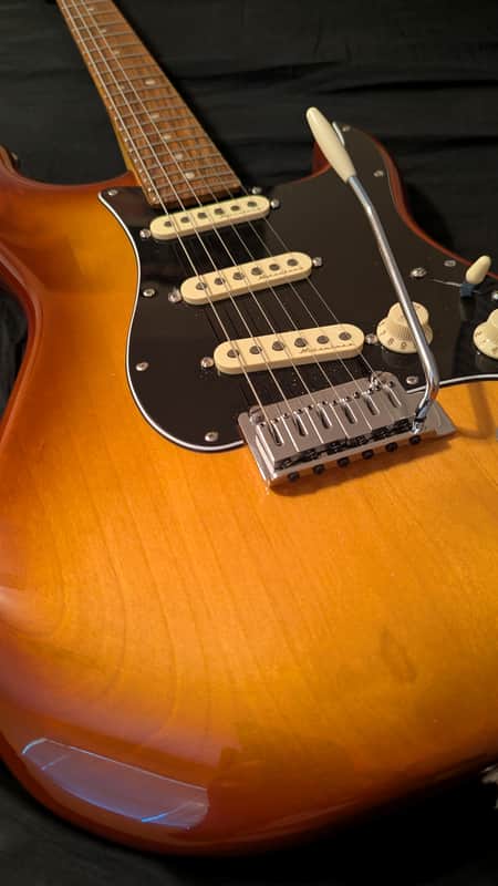 FENDER "Player Plus" Stratocaster -NEAR MINT- Sienna Sunburst finish, locking tuners, push/pull tone option, Fender gigbag included