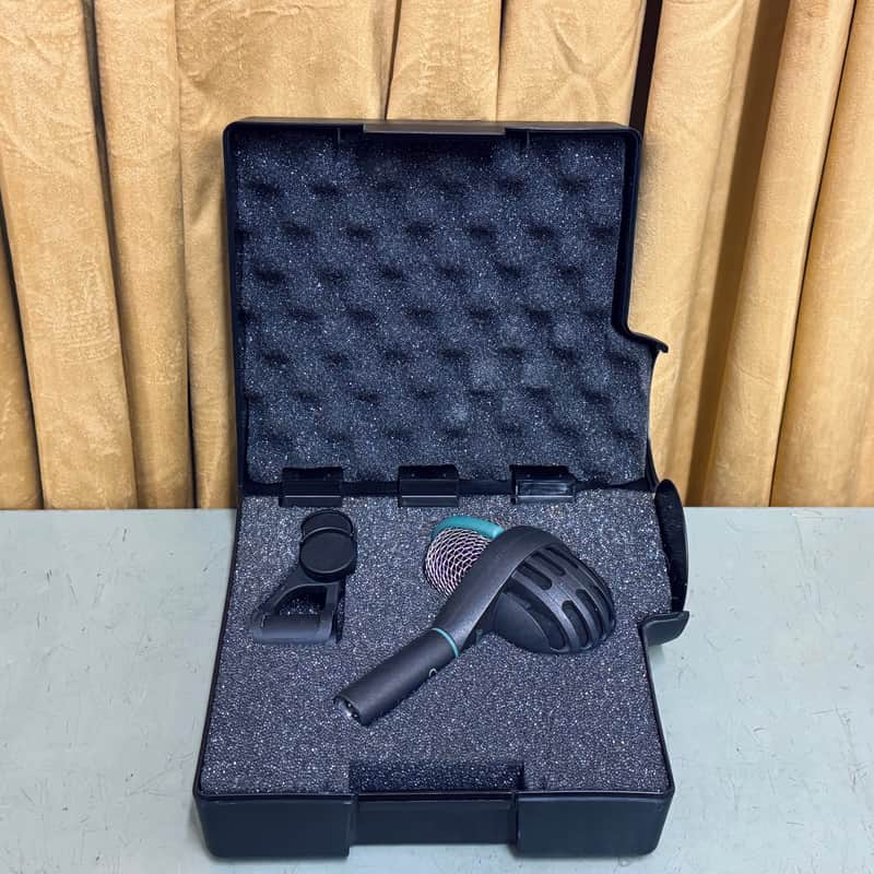 AKG D112 Dynamic microphone for Bass and Kick Drum image 1