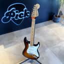 Fender Highway One Stratocaster with Maple Fretboard 2006 - 2011 - 3-Color Sunburst