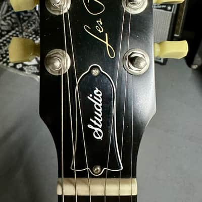 Gibson Les Paul Studio Worn Brown 2009 image 4