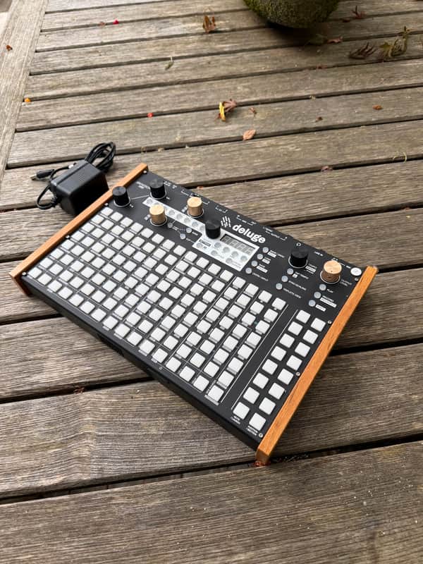 Synthstrom Audible Deluge 64-Voice Desktop Synthesizer with Numeric Display 2016 - 2022 - Black image 1