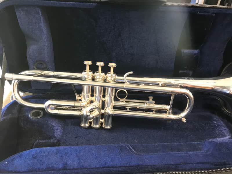 Getzen Capri Intermediate Silver Bb Trumpet - Silver Plate