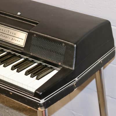 Wurlitzer 200A Electric Piano - Restored and upgraded amplifier w/ FX Loop image 5